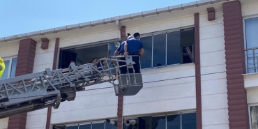 4 aylık oğlunu 3'üncü kattan atmaya kalkan baba hastaneye se