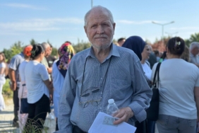 81 yaşındaki aday, 8’inci kez YKS’ye girdi; sınav yerine