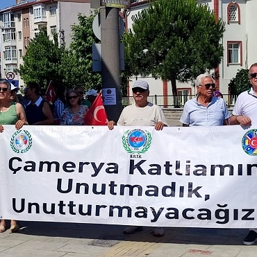 Edirne'de Yunanistan Konsolosluğu önüne 'Çamerya soykırım.