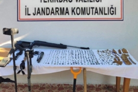 -EVINDE-UYUSTURUCU-VE-TARIHI-OBJELER-ELE_784814_232164 (1)