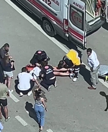 Otomobil ile motosiklet çarpıştı; kaza kamerada