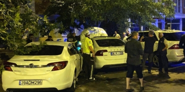 Çorlu'da 3 otomobilin karıştığı kazada 1 kişi yaraland