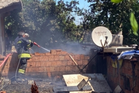 Çorlu'da gecekondu yangını