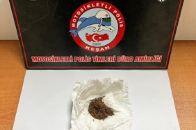 Edirne’de üzerinde uyuşturucuyla yakalanan şüpheliye göza