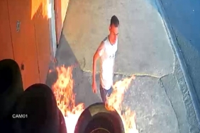 İş yerinin önündeki araç lastiklerini ateşe verdi; o anlar