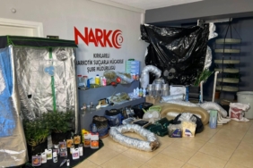 Kırklareli'de evlerinde uyuşturucu yetiştiren şüphelilere