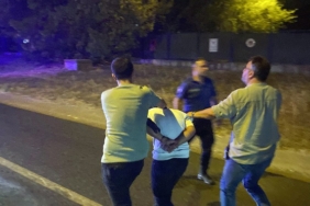 Polisten kaçıp kaza yapan otomobilde 9 kaçak göçmen ve 2 or