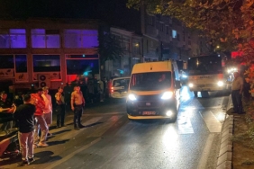 Sürücüsü kaçan otomobil, 4 araca çarptı; 2 yaralı