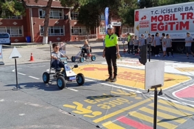 Edirne’de Mobil Eğitim TIR’ında ilkokul öğrencilerine e.