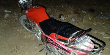 Plakasız motosikletin, ehliyetsiz ve kasksız sürücüsüne 28