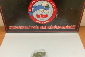 Üzerinde uyuşturucuyla yakalanan şüpheliye gözaltı