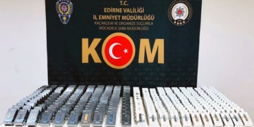 Otomobilinde 500 adet elektronik sigara ele geçirilen sürücü