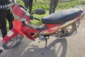 Plakasız ve çekme belgeli motosikletin ehliyetsiz sürücüsü