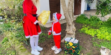 Tekirdağ'da çocukların 'Noel ablası' 100 çocuğa hediye da