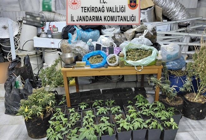 Kaçak elektrik kullanılarak uyuşturucu üretilen eve operasyo